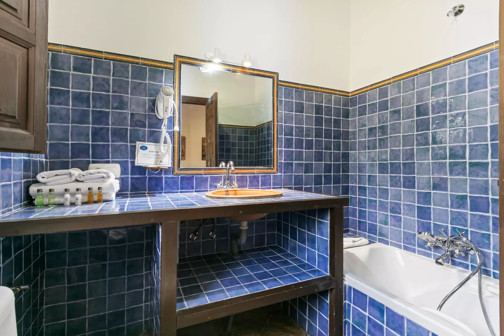 Cortijo Los Olivos-Bathroom