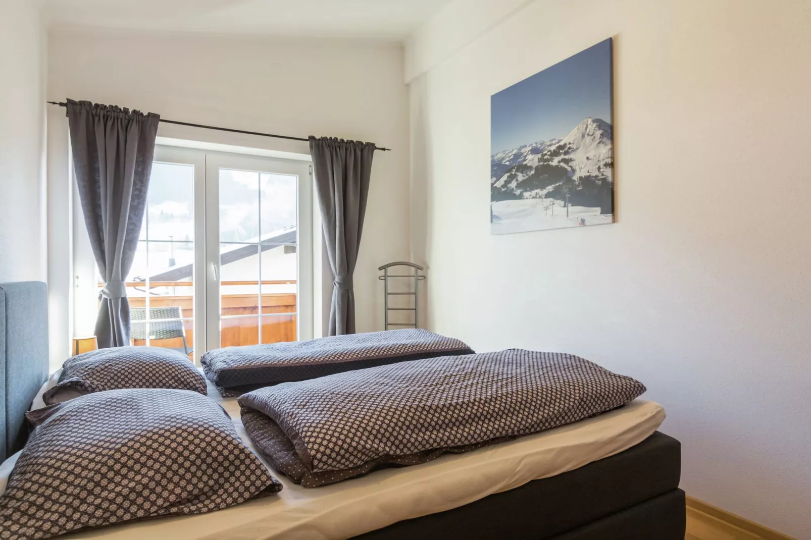 Reinie-Bedroom
