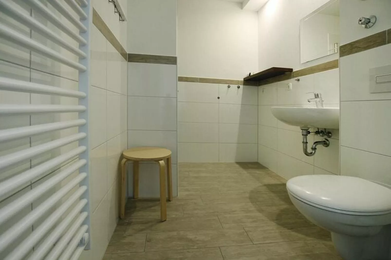 Reihenhaus Hafenflair / Haus 4 / Wohnungen 13 und 15-Bathroom