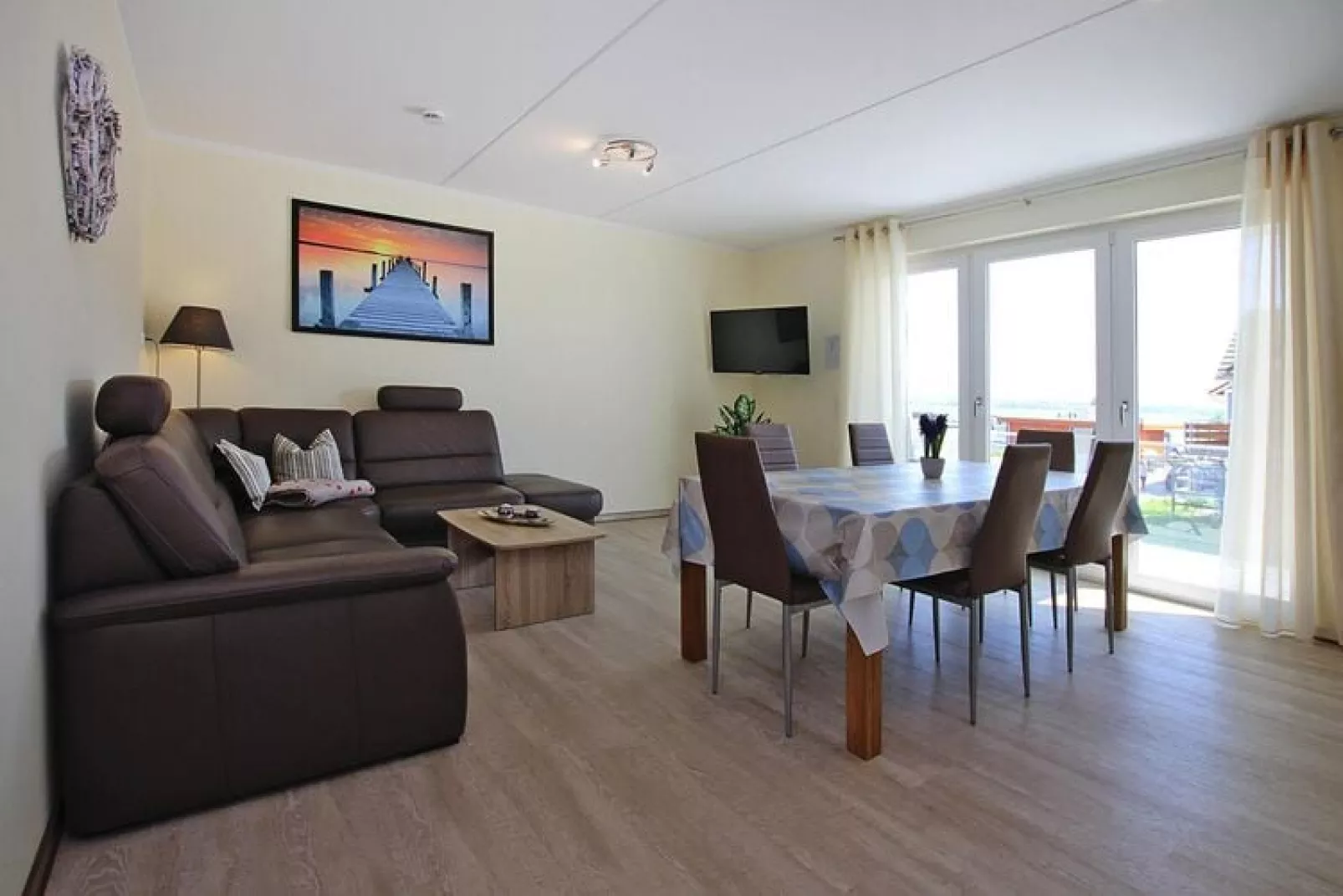 Reihenhaus Hafenflair / Haus 4 / Wohnungen 13 und 15-Living room