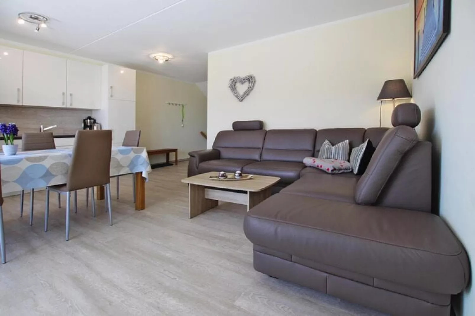 Reihenhaus Hafenflair / Haus 4 / Wohnungen 13 und 15-Living room