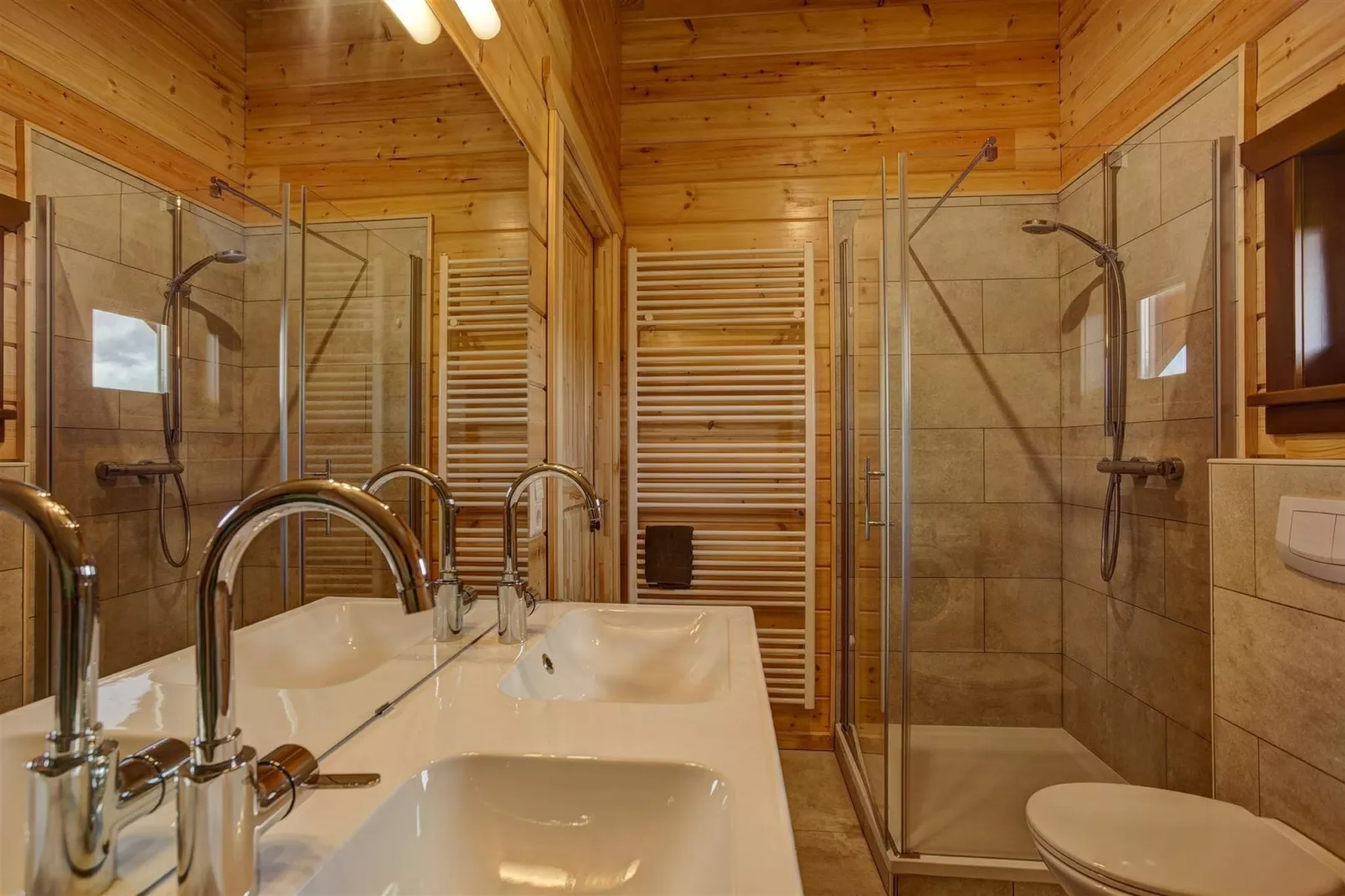 EcoLodge Sauerland 2-Bathroom