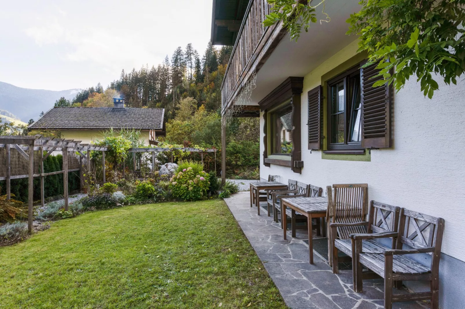 Chalet-Apartment Ullach B-Gardens summer