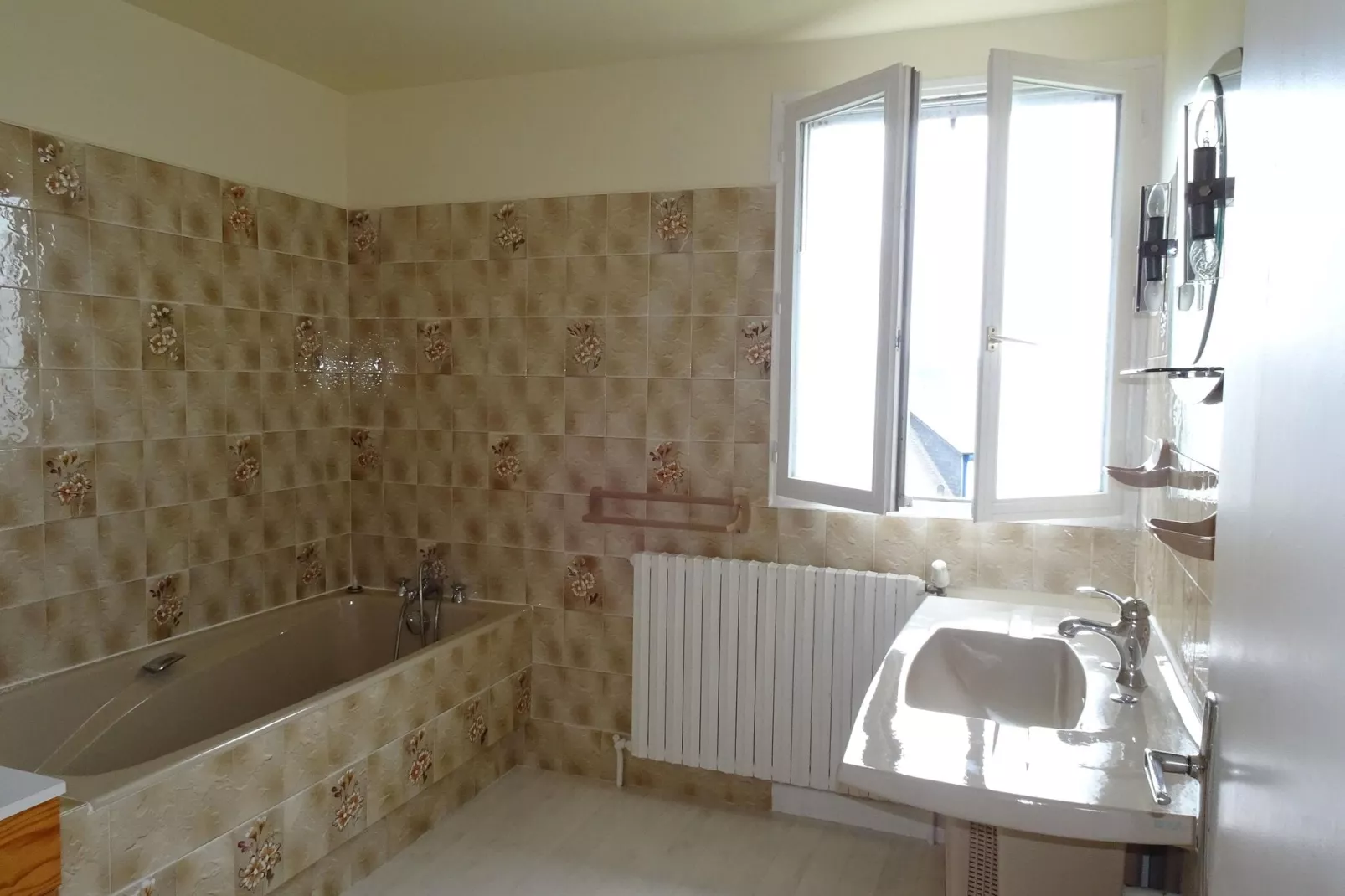 Holiday home Plourivo-Bathroom