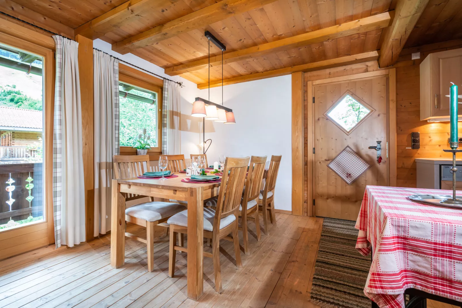 Chalet Leo-Dining room