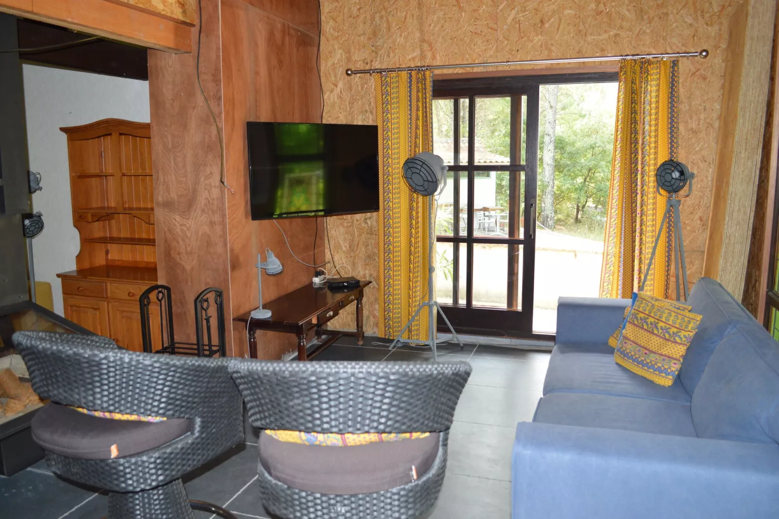 Jonila-Living room