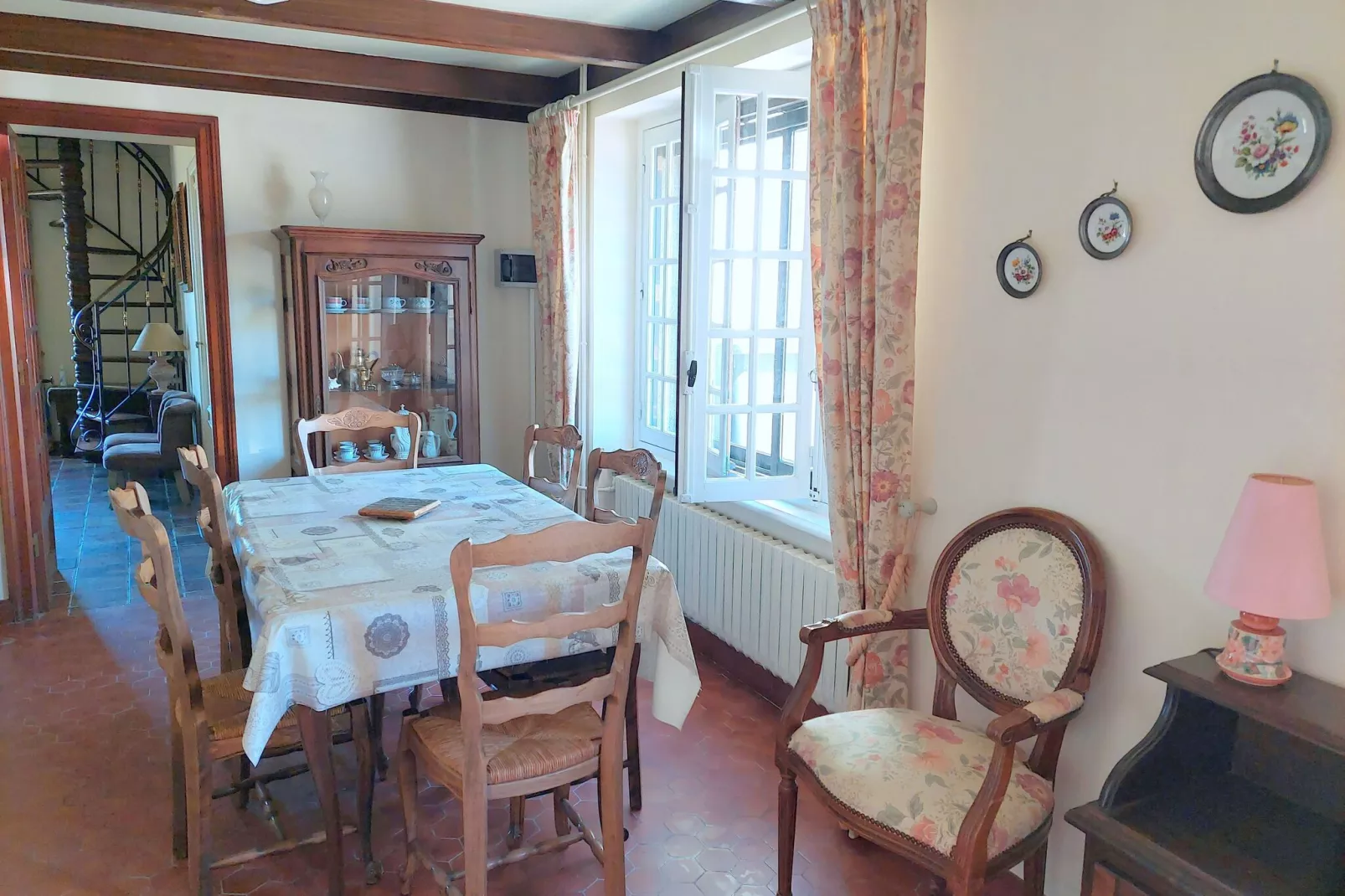 Doppelhaushälfte mit Whirlpool in Sibiril-Dining room