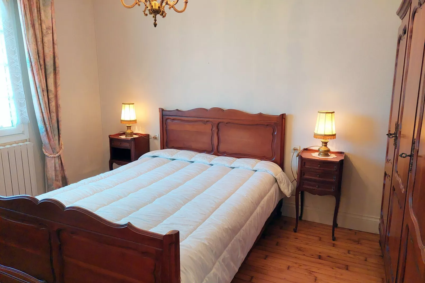 Doppelhaushälfte mit Whirlpool in Sibiril-Bedroom