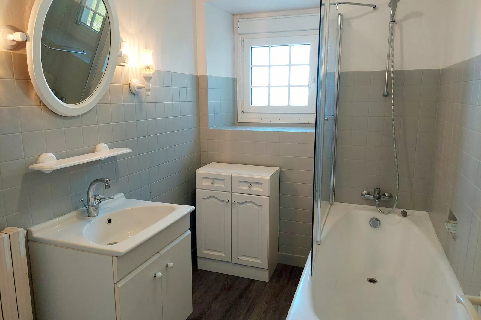Doppelhaushälfte mit Whirlpool in Sibiril-Bathroom