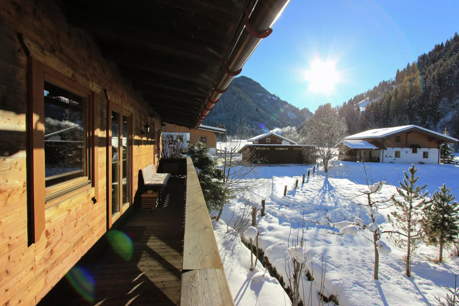 Chalet Leo-Terrace balcony