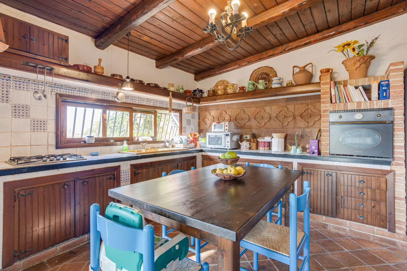 Belvilla by OYO Charming Villa with Roof Terrace-Kitchen