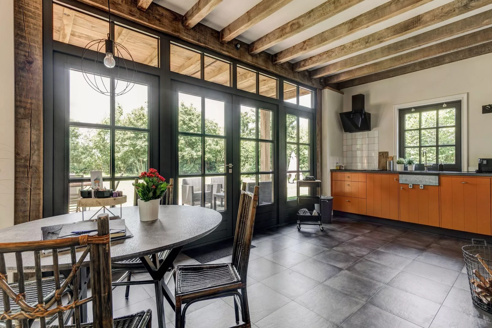 De Torre-Dining room