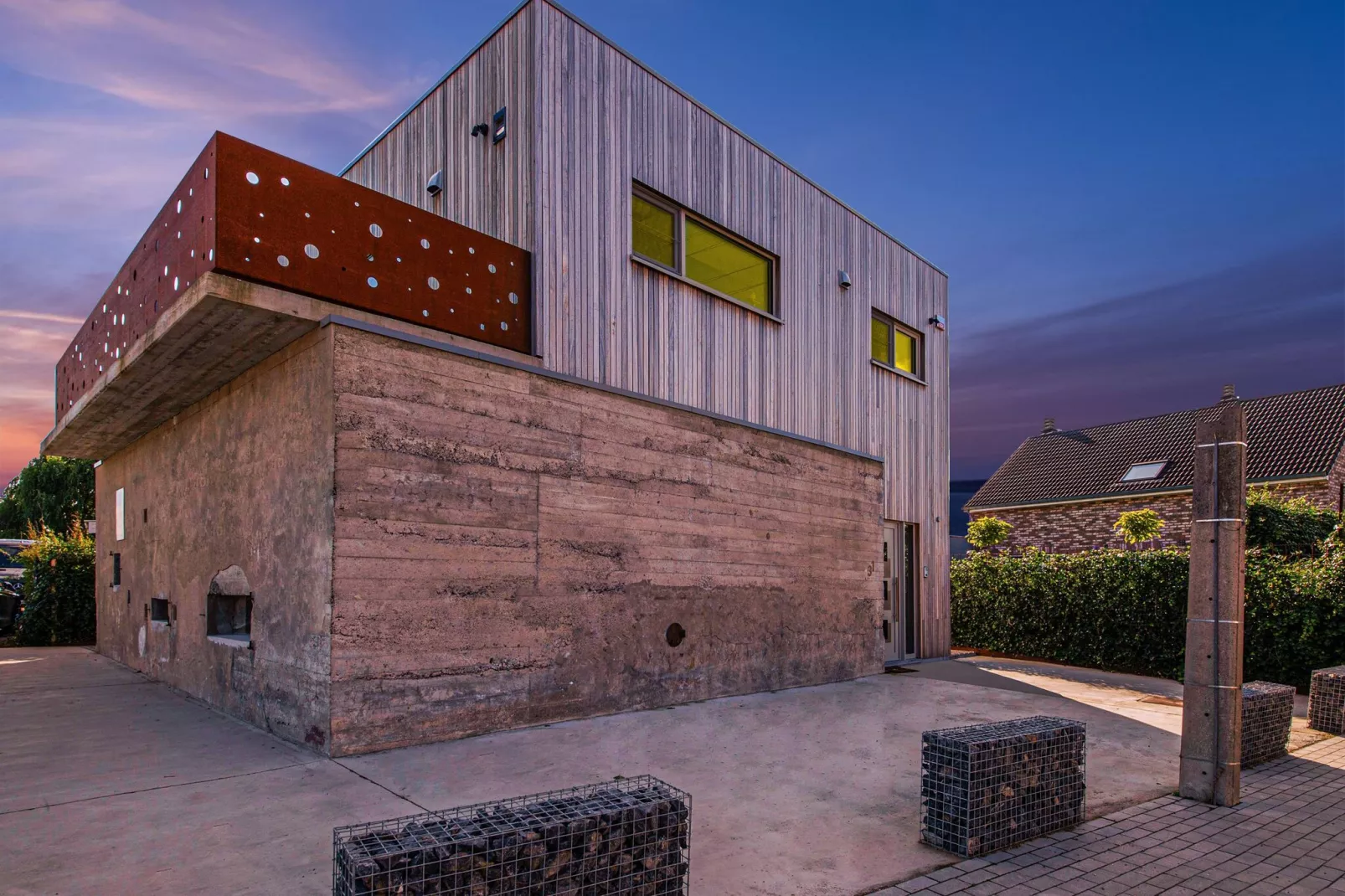 Bunker Richelle-Exterior summer