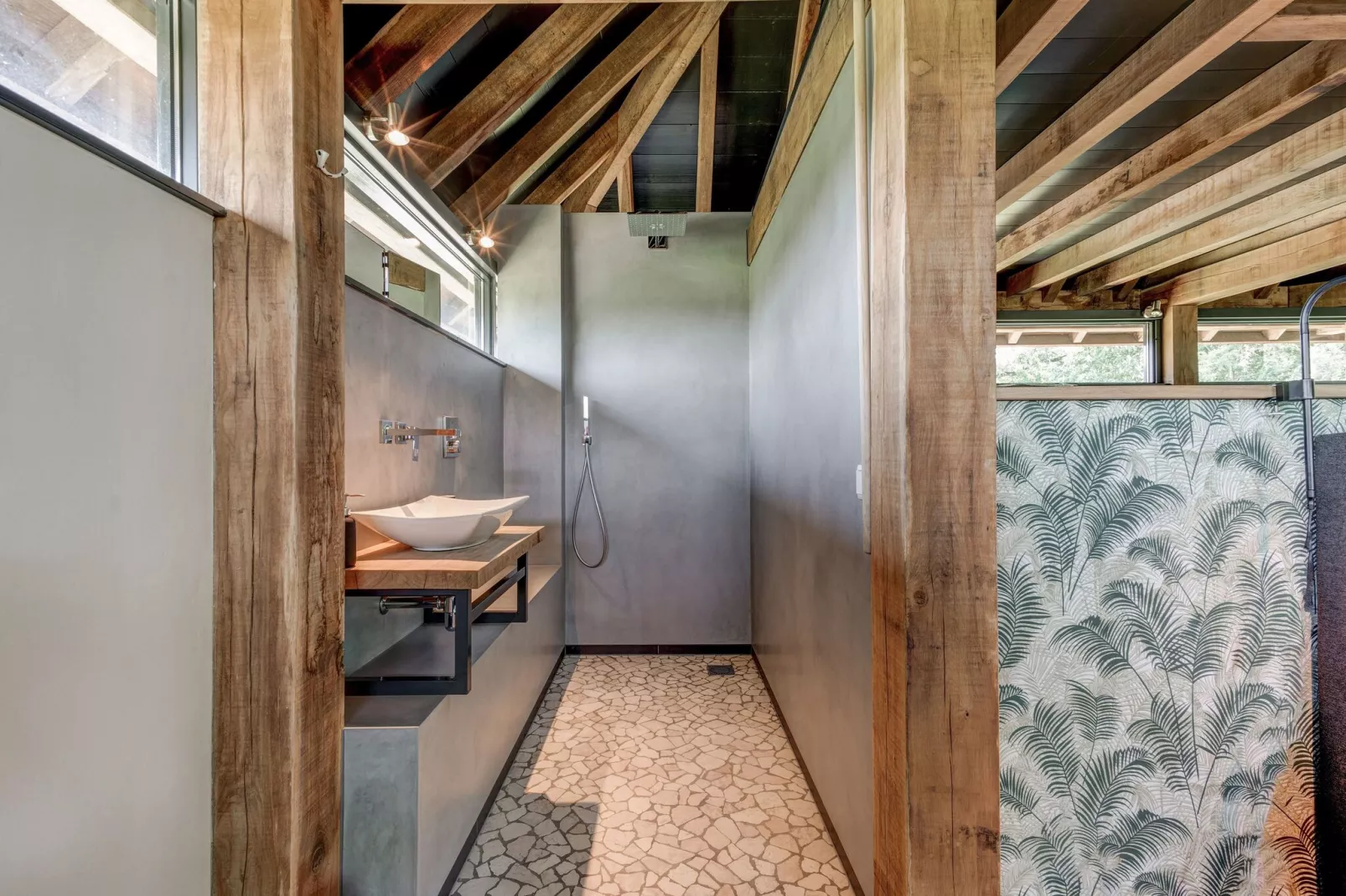 De Torre-Bathroom