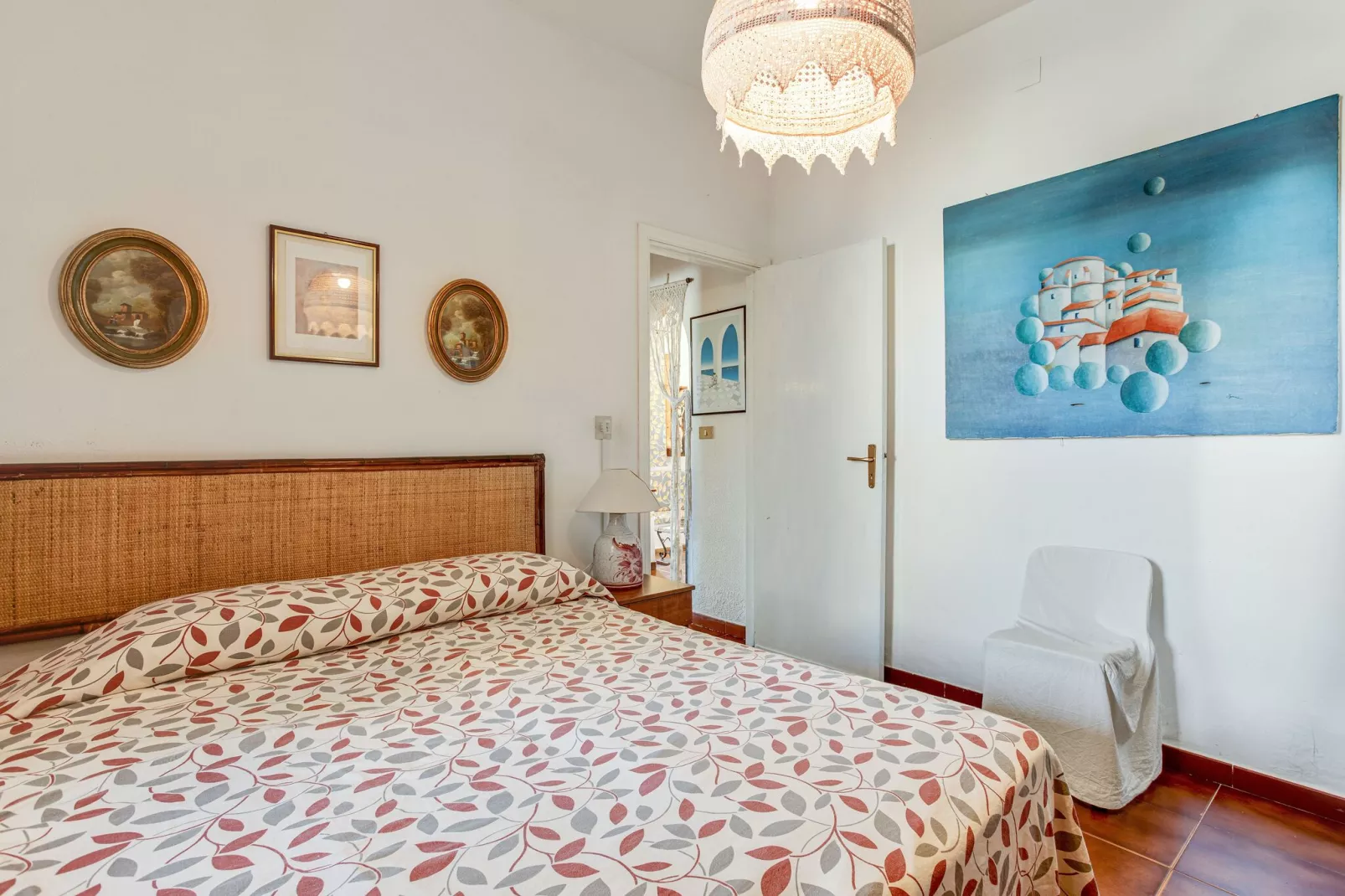 Belvilla by OYO Charming Villa with Roof Terrace-Bedroom