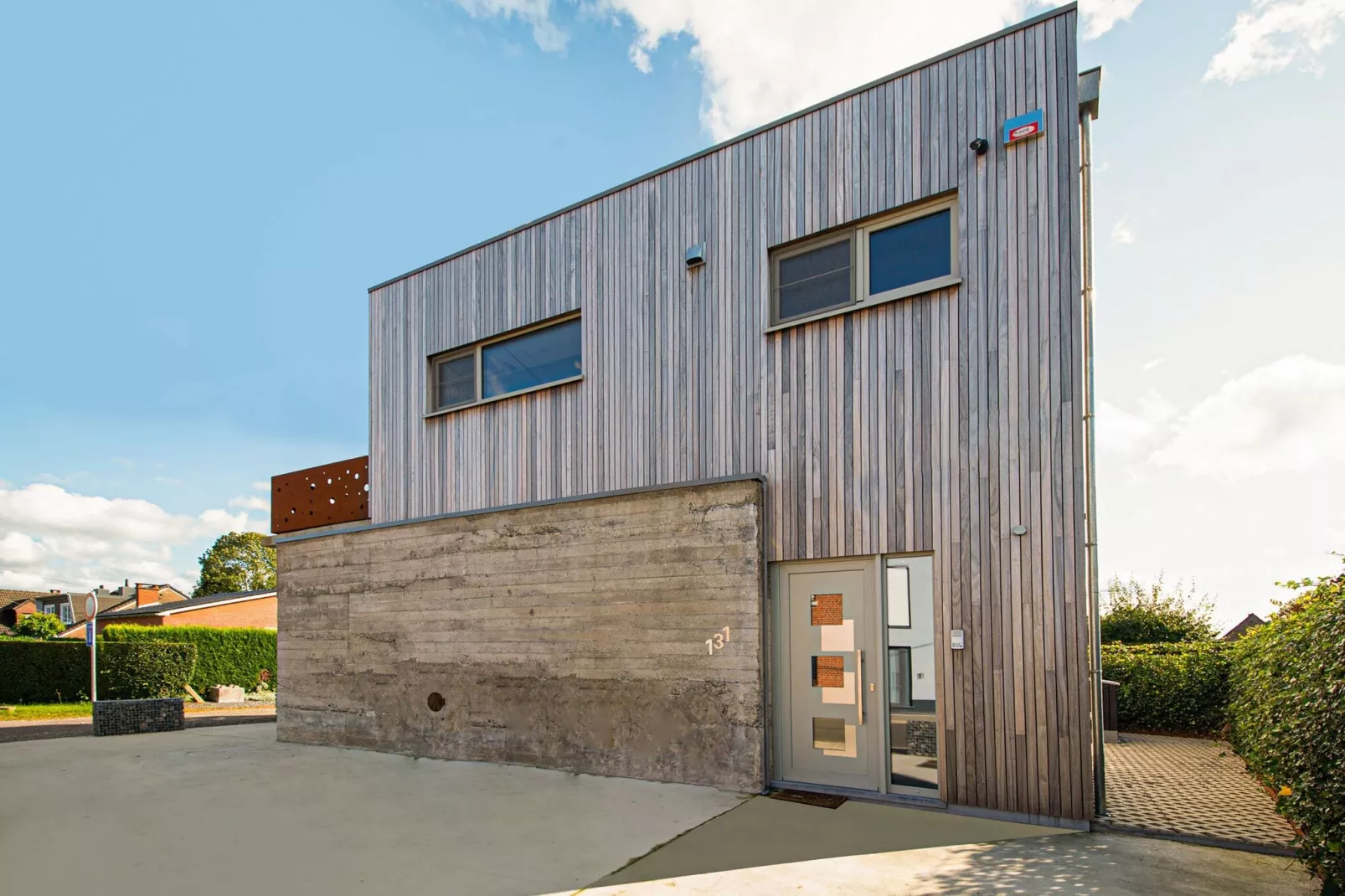 Bunker Richelle-Exterior summer