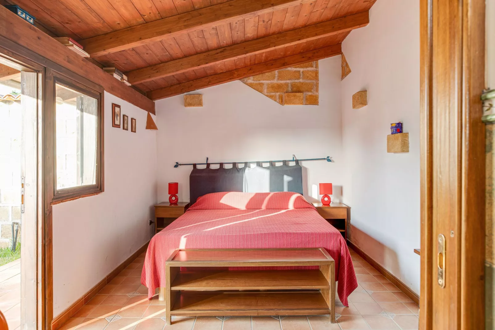 Belvilla by OYO Charming Villa with Roof Terrace-Bedroom