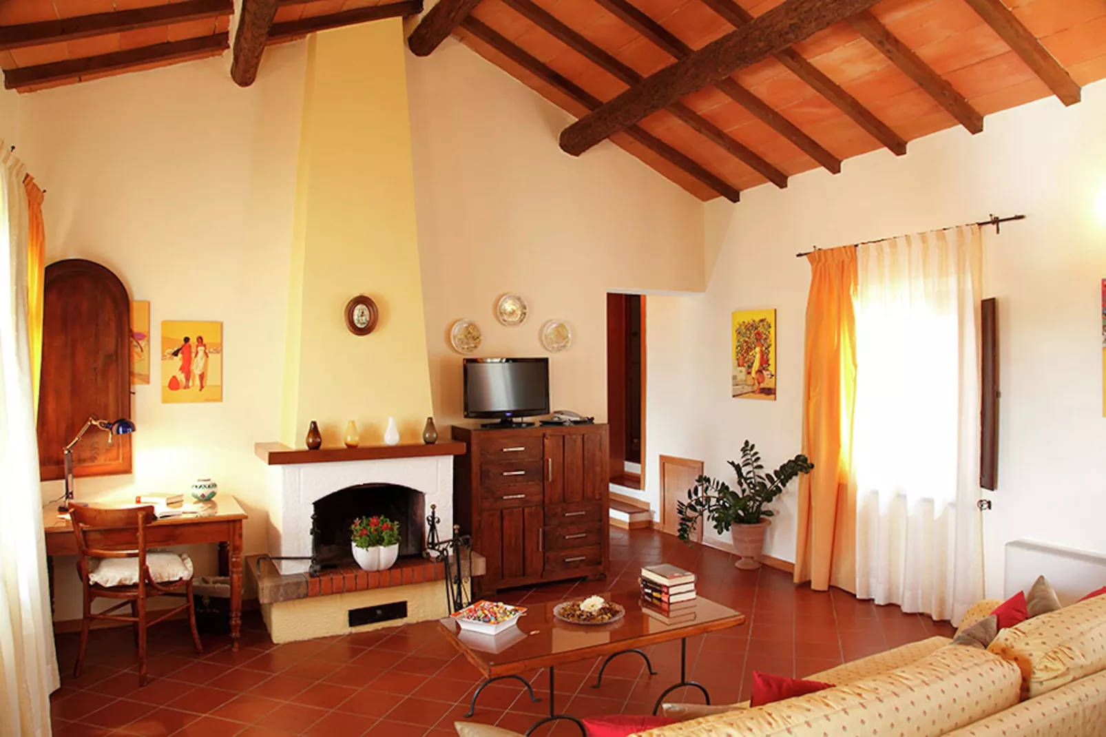 Cinquefoglia-Living room