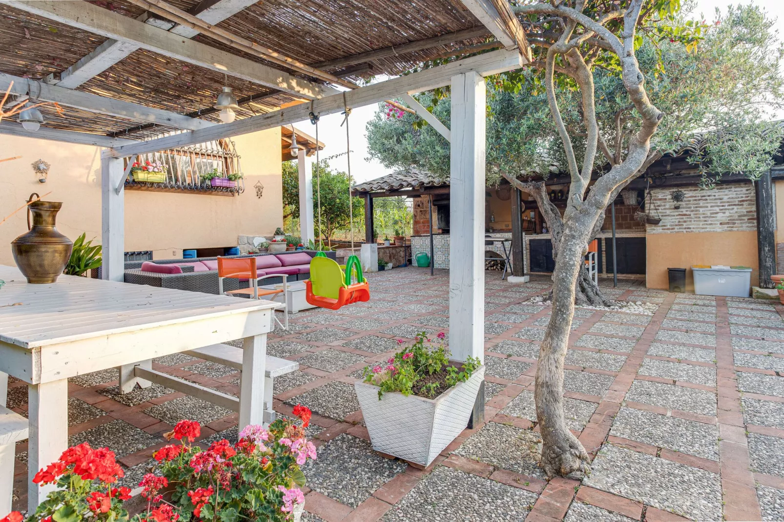 Belvilla by OYO Charming Villa with Roof Terrace-Terrace balcony
