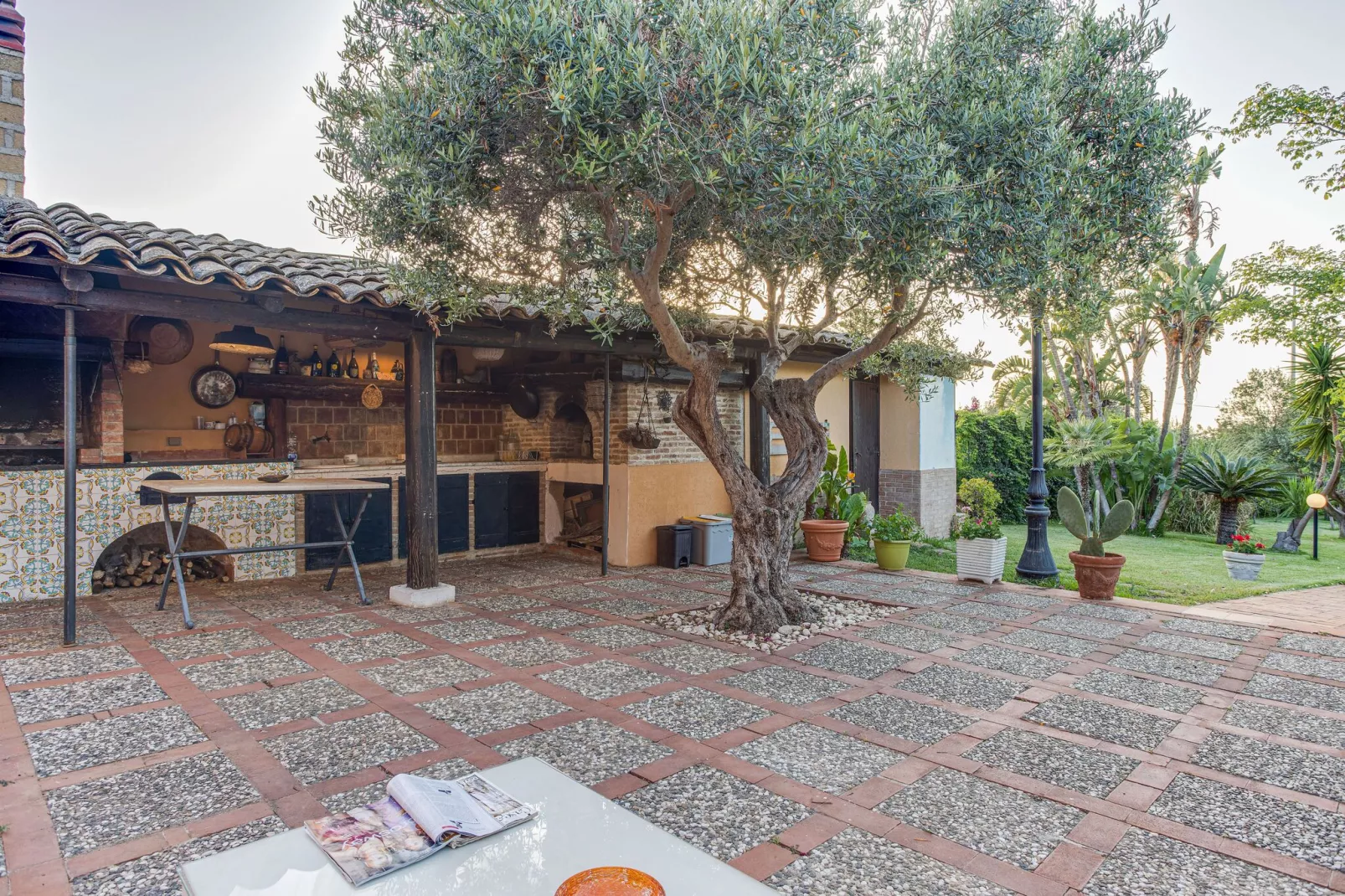 Belvilla by OYO Charming Villa with Roof Terrace-Terrace balcony