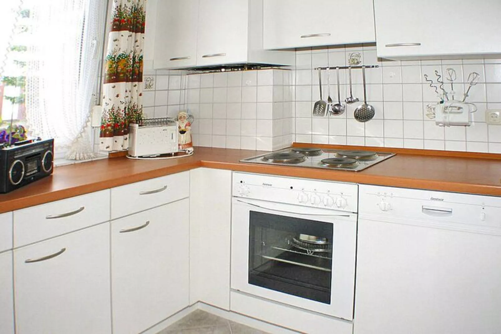 Ferienbungalow in Dornumersiel-Kitchen