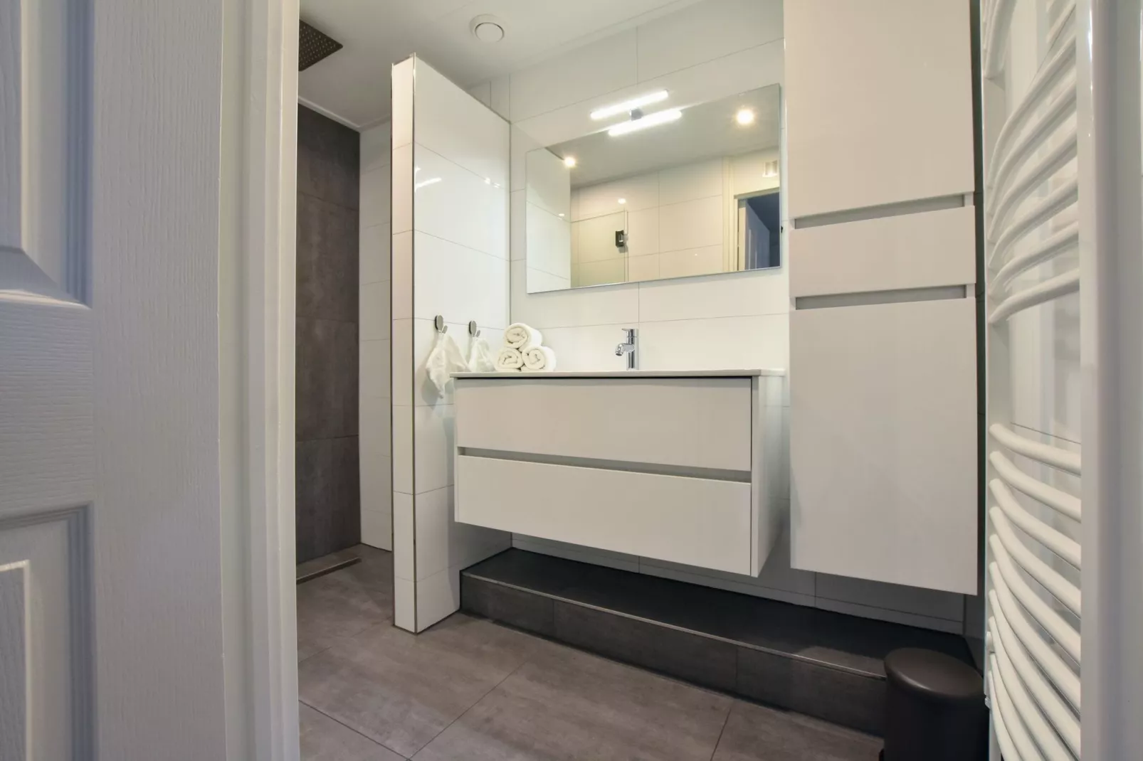 Erve Tank-Bathroom