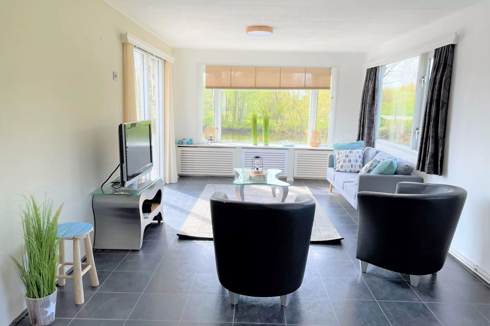 Villa Avondrood-Living room