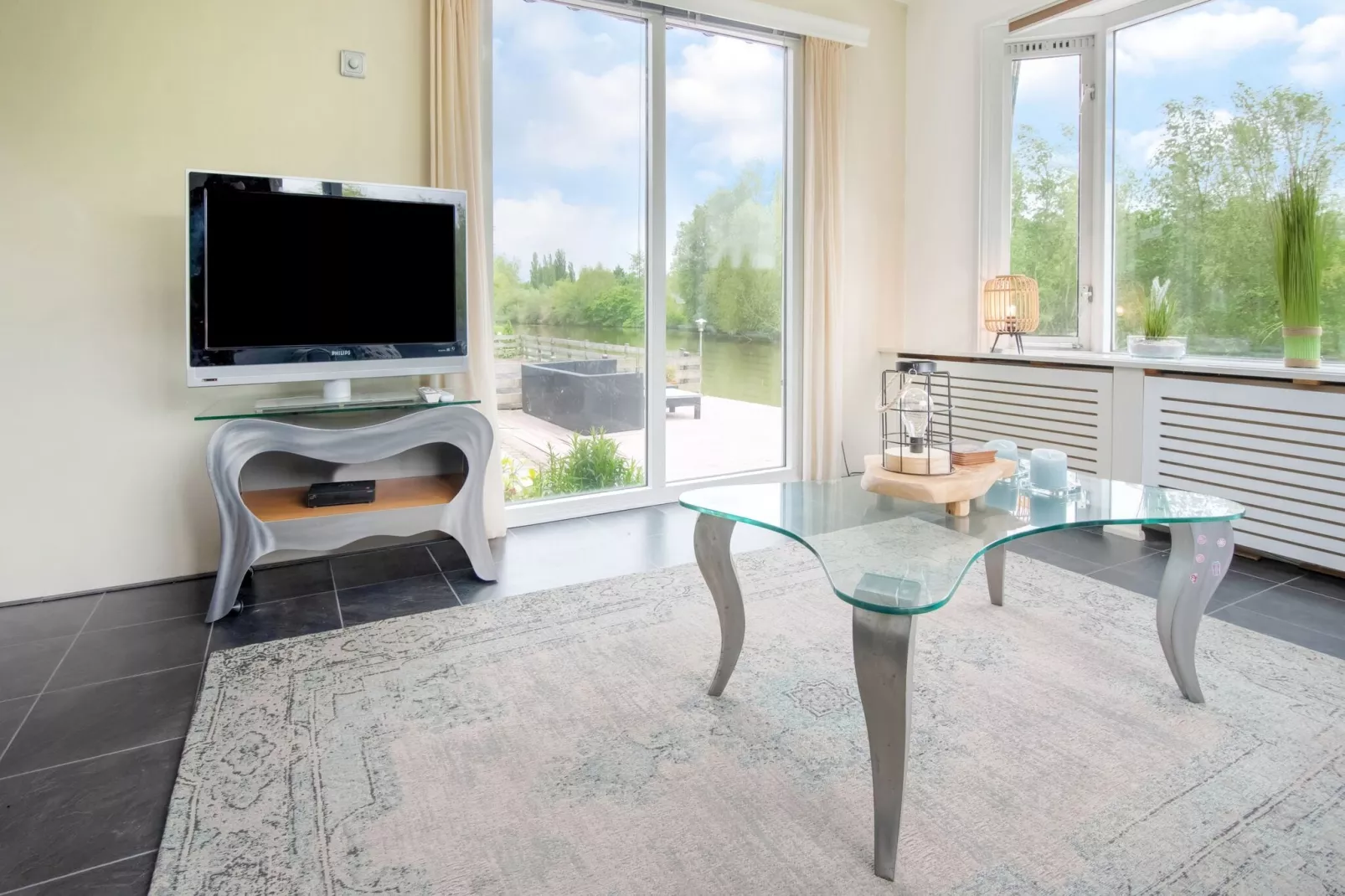 Villa Avondrood-Living room