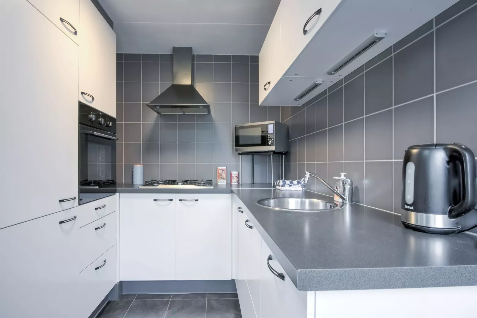 Villa Avondrood-Kitchen