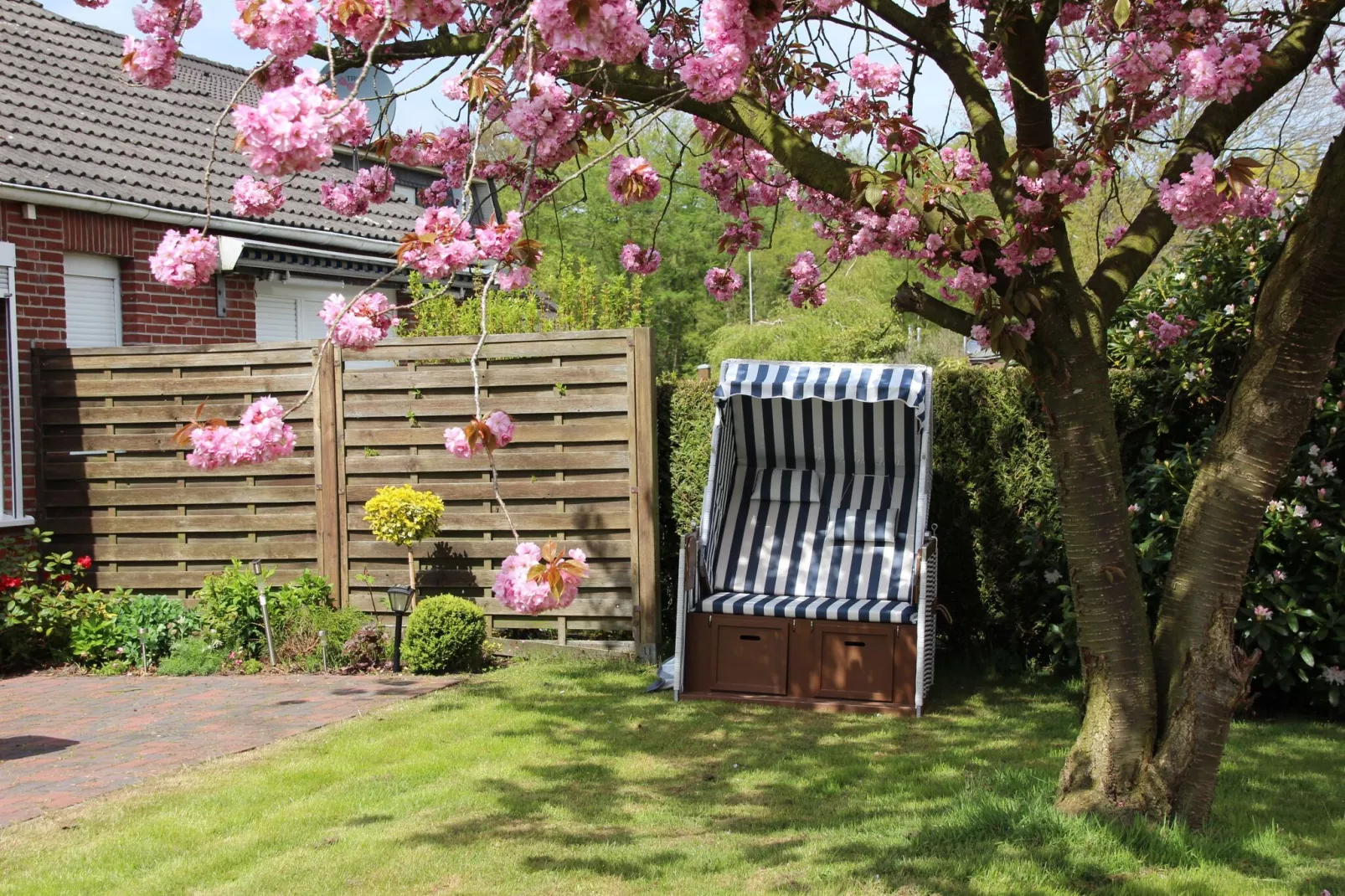 Bungalow Berumbur-Gardens summer