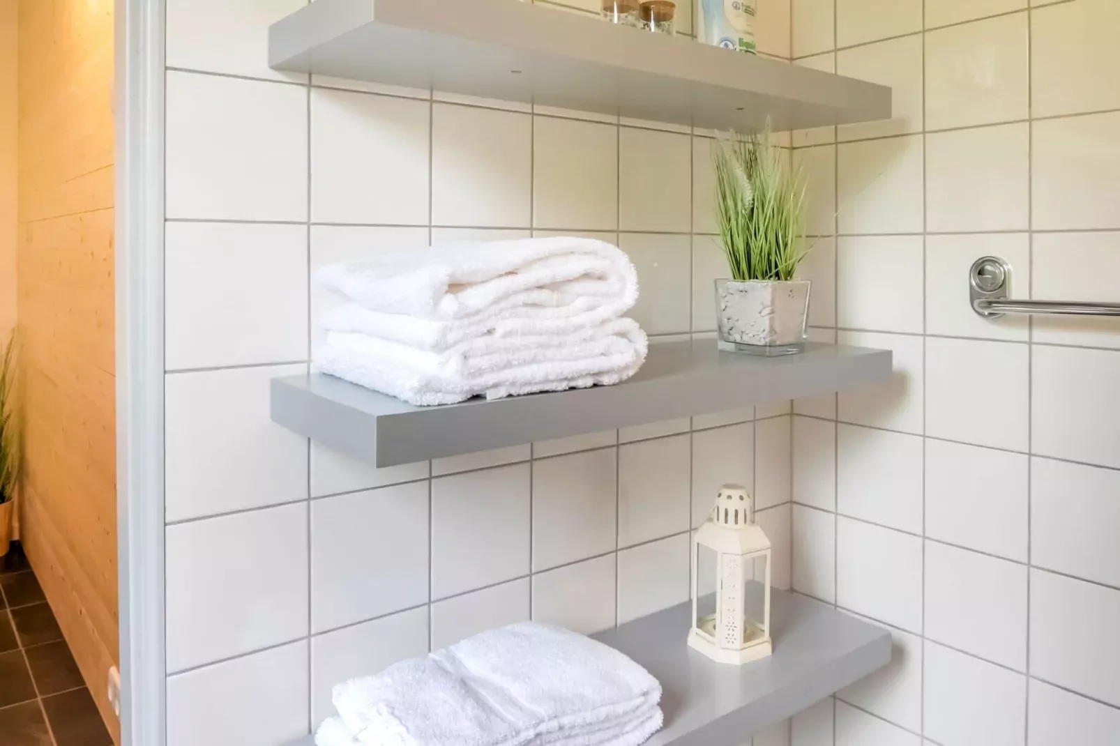 Villa Avondrood-Bathroom