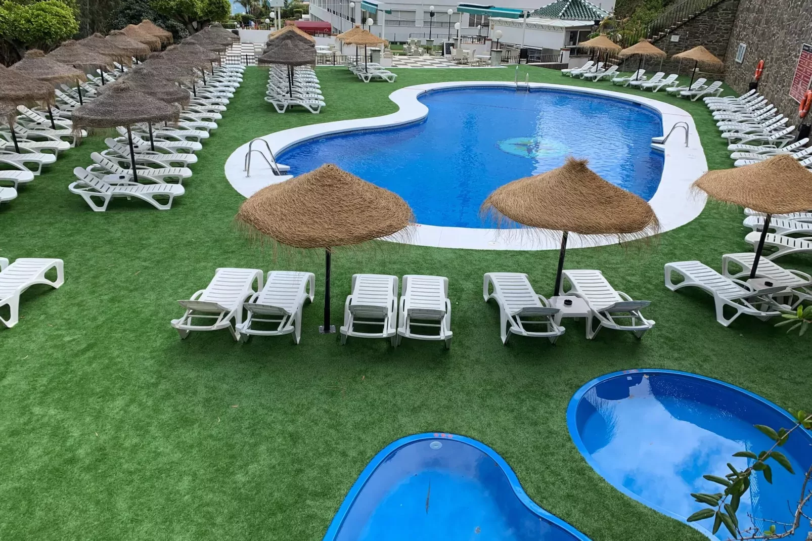 Apto 3dormitorios 8pax-Pool