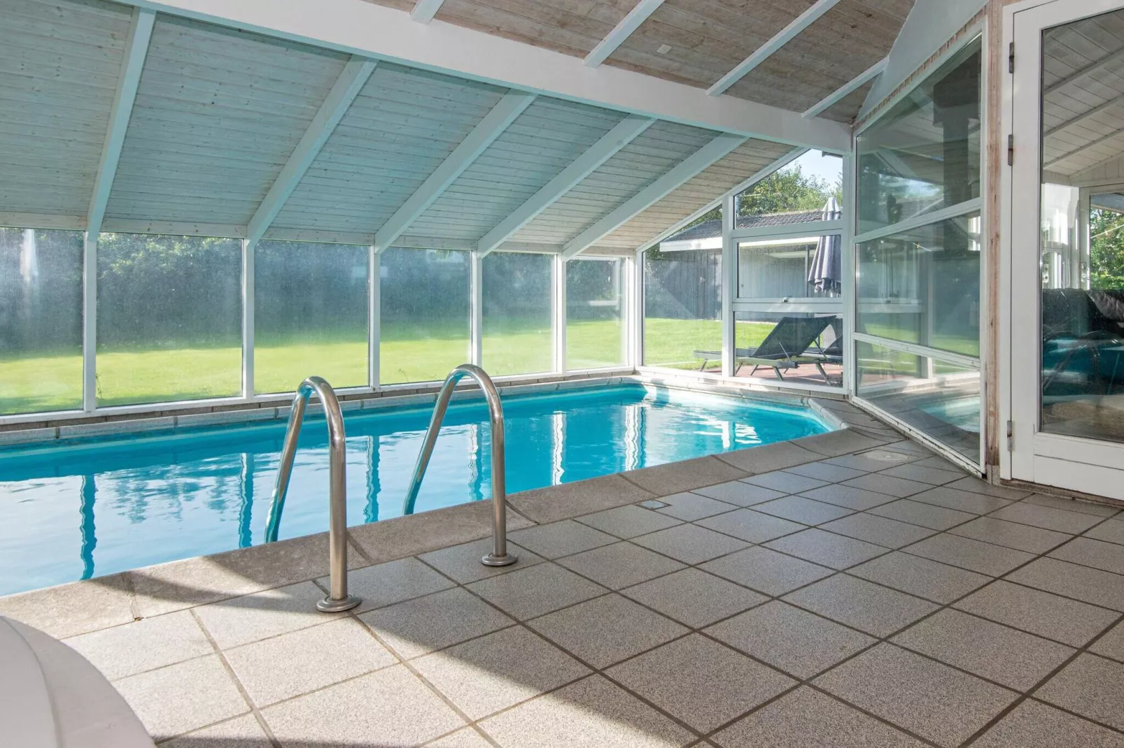 10 person holiday home in Allingåbro-By Traum-Pool