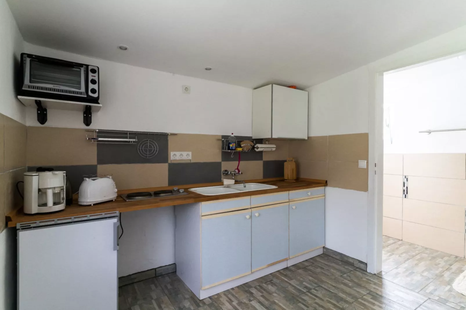 Gartenbungalow 1 linke Seite-Kitchen