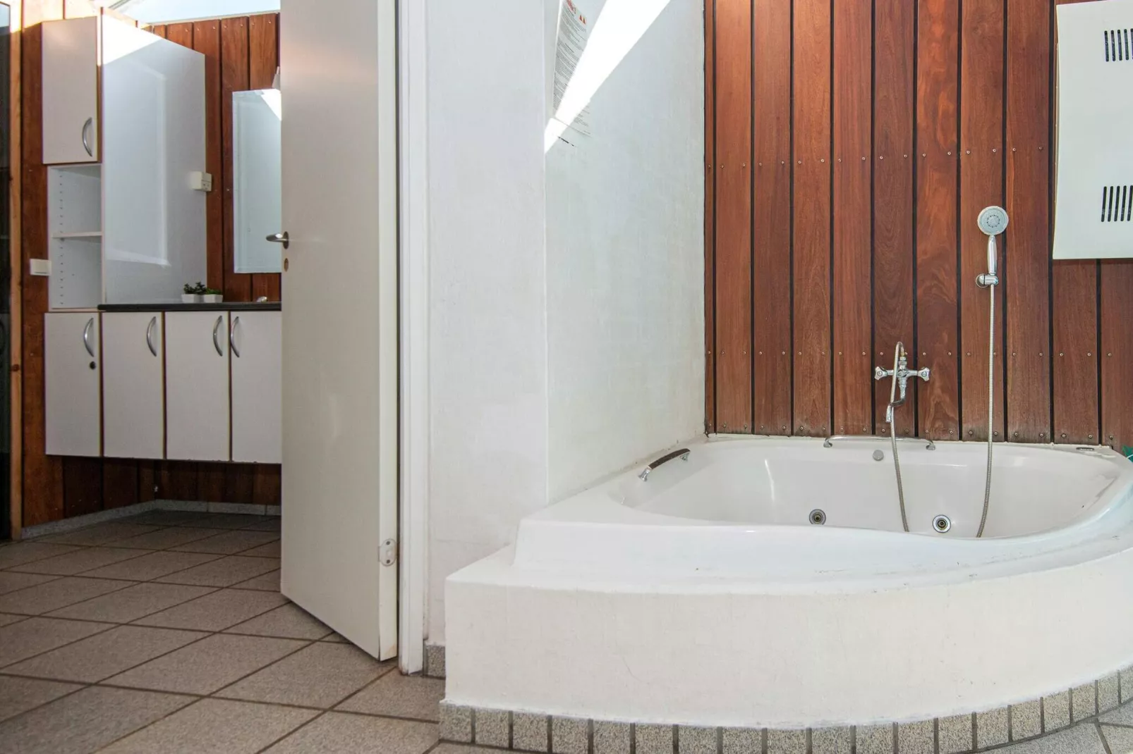 10 person holiday home in Allingåbro-By Traum-Spa