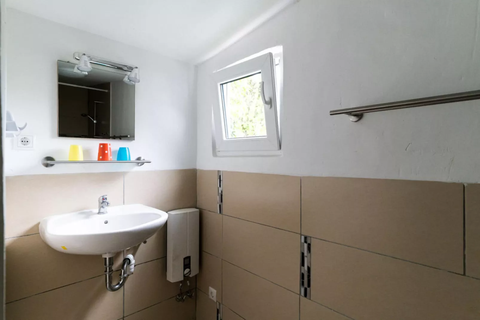 Gartenbungalow 1 linke Seite-Bathroom