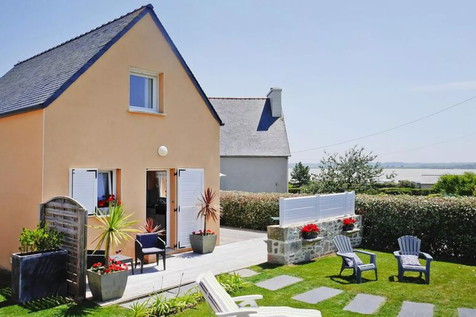 Ferienhaus Plounéour-Brignogan-Plages-Exterior summer
