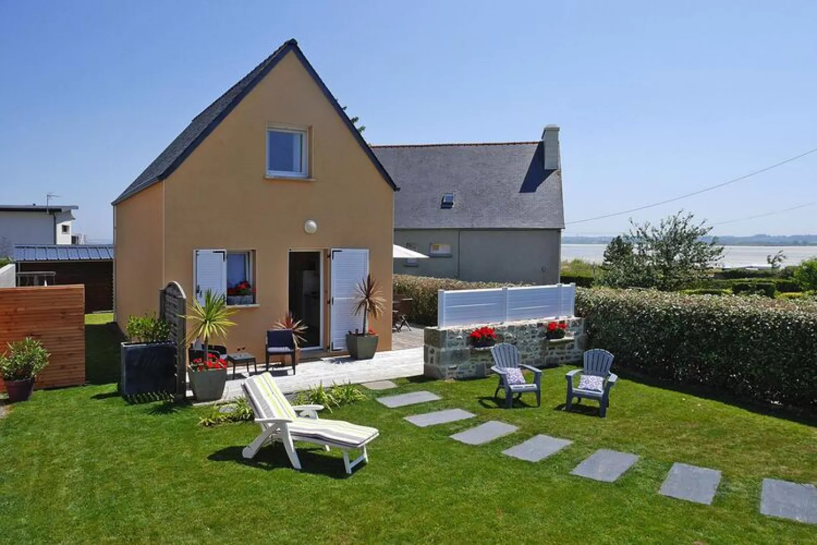 Ferienhaus Plounéour-Brignogan-Plages-Exterior summer