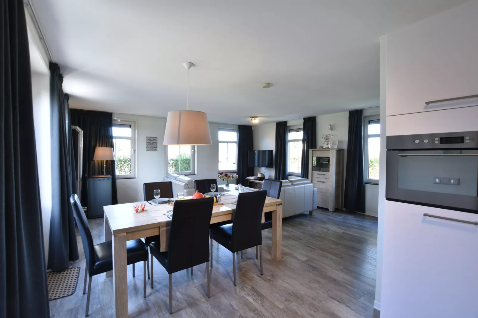 Krokus 10-Dining room