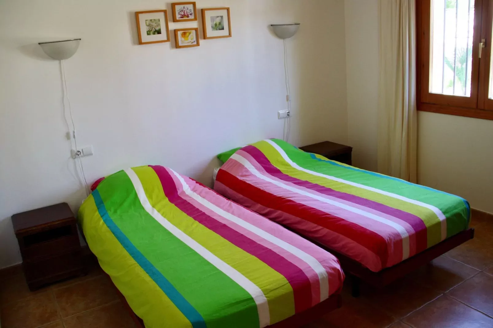 Les Bassetes-Bedroom