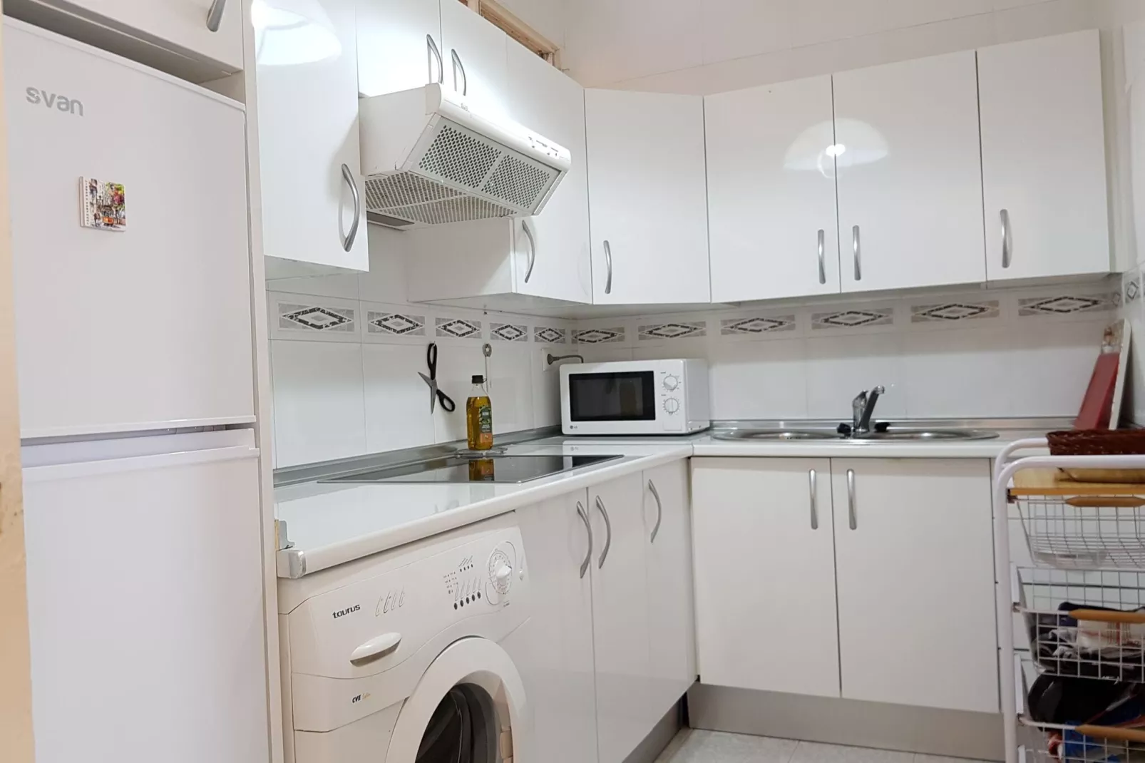 Sky-High Seaside Fuengirola Flat-Kitchen