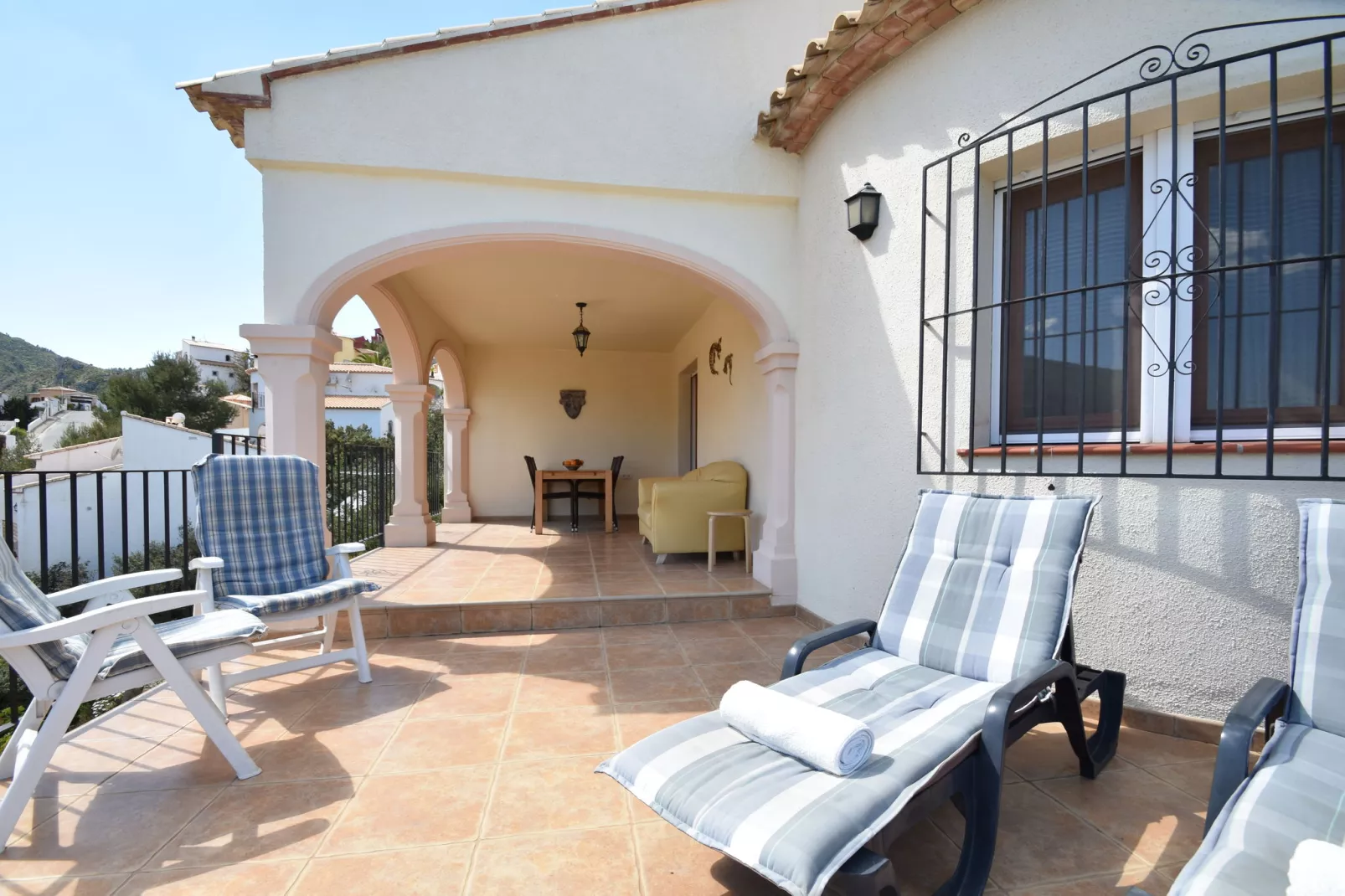 Les Bassetes-Terrace balcony