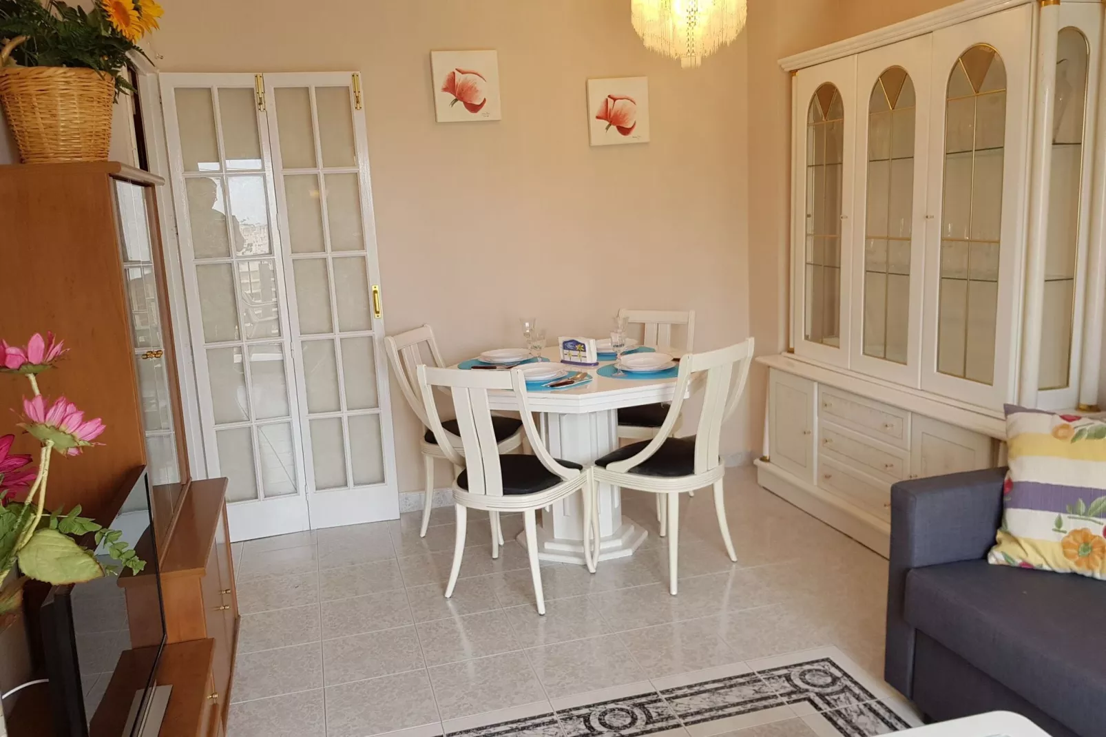 Sky-High Seaside Fuengirola Flat-Dining room