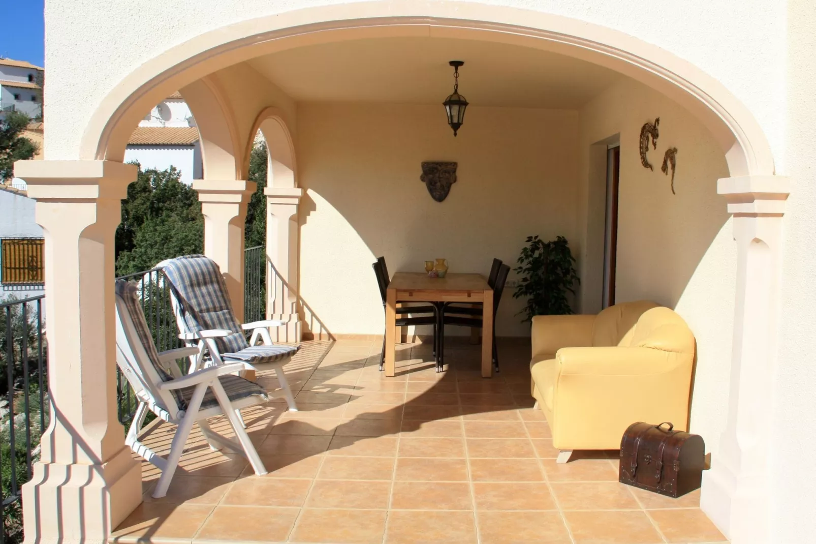 Les Bassetes-Terrace balcony