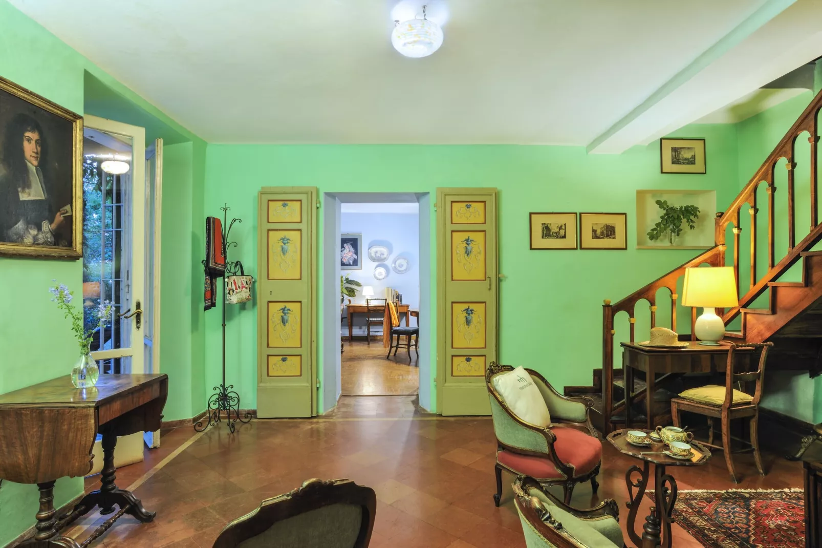 Monti-Living room