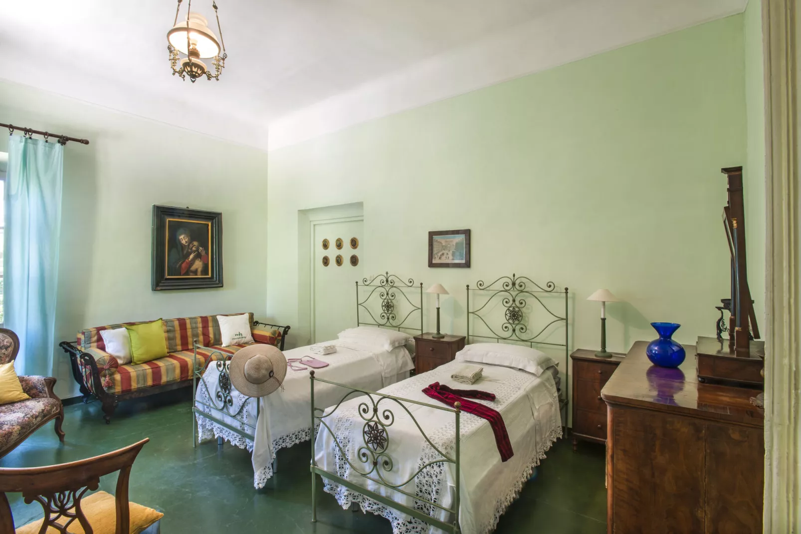 Monti-Bedroom