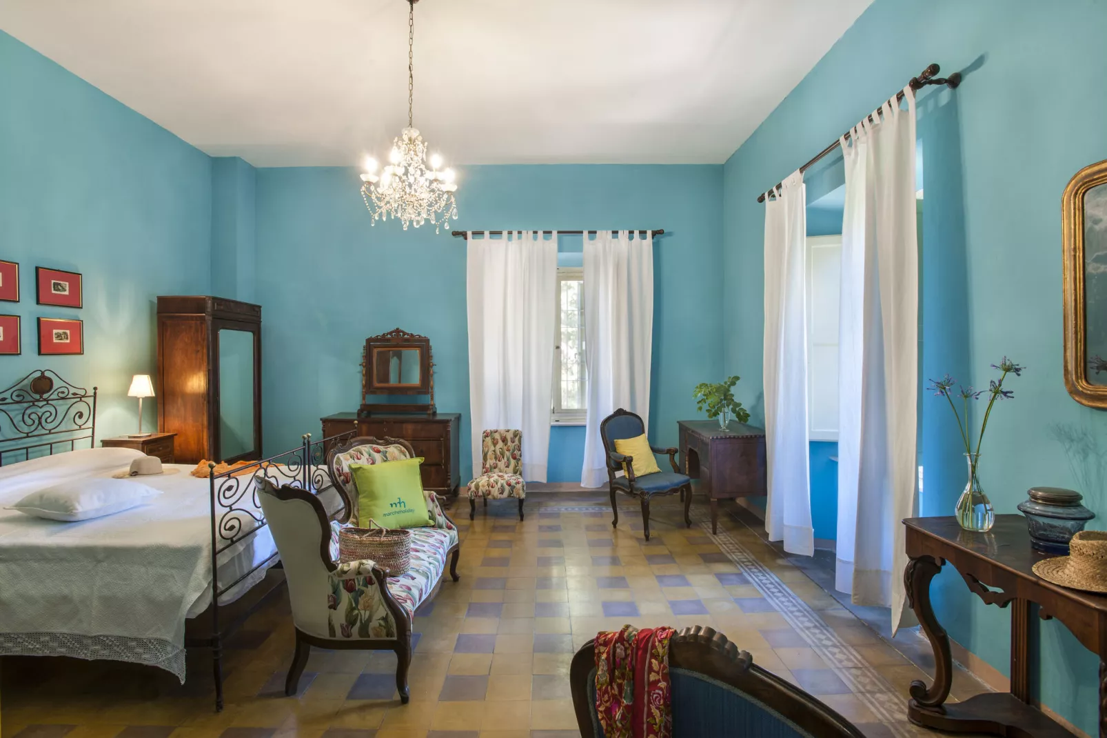Monti-Bedroom