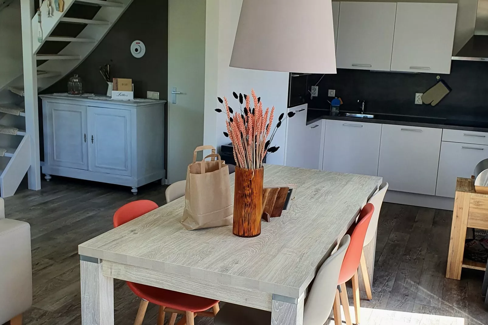 Krokus 10-Dining room