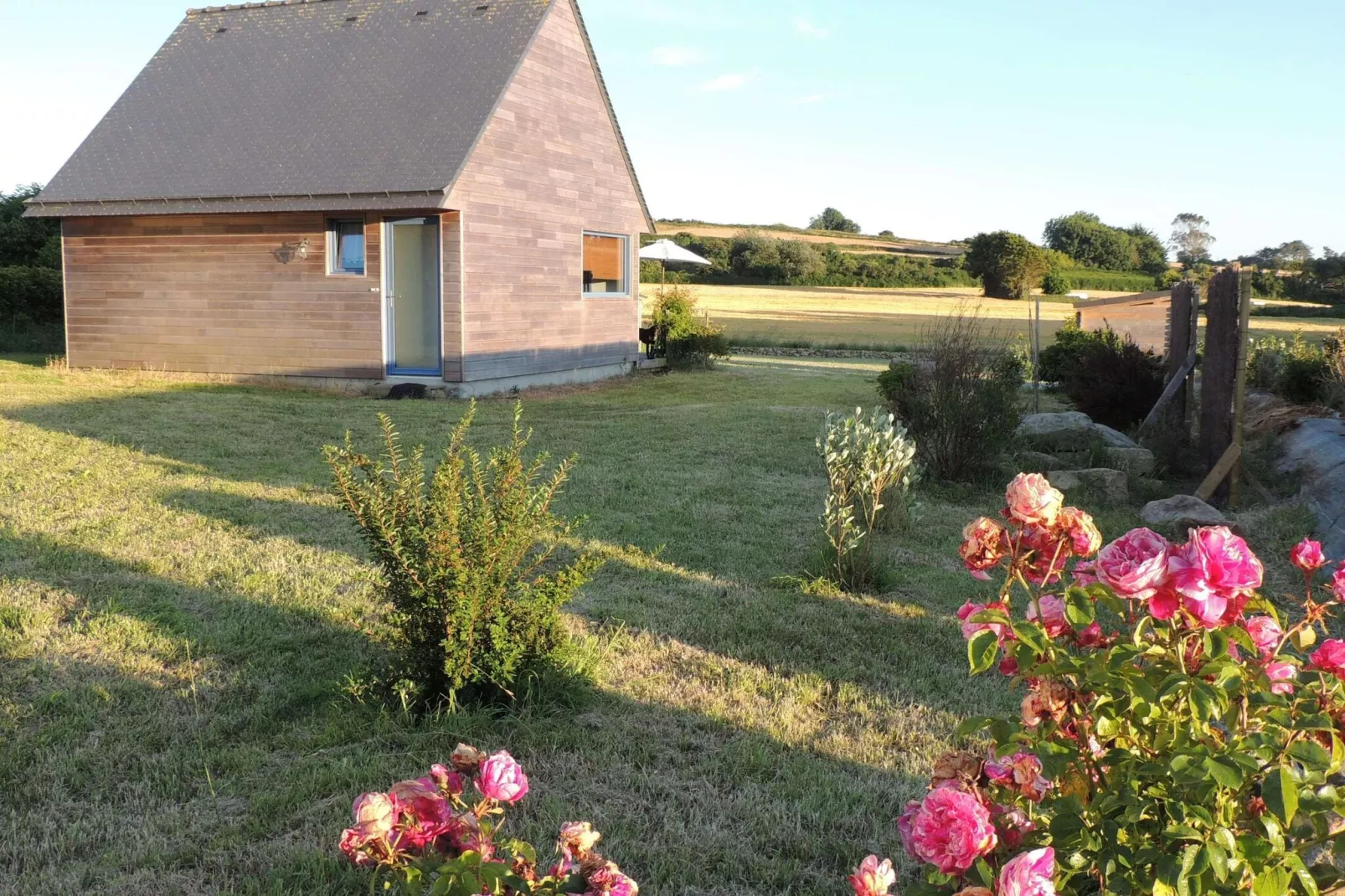 Holzhaus Landéda-Exterior summer