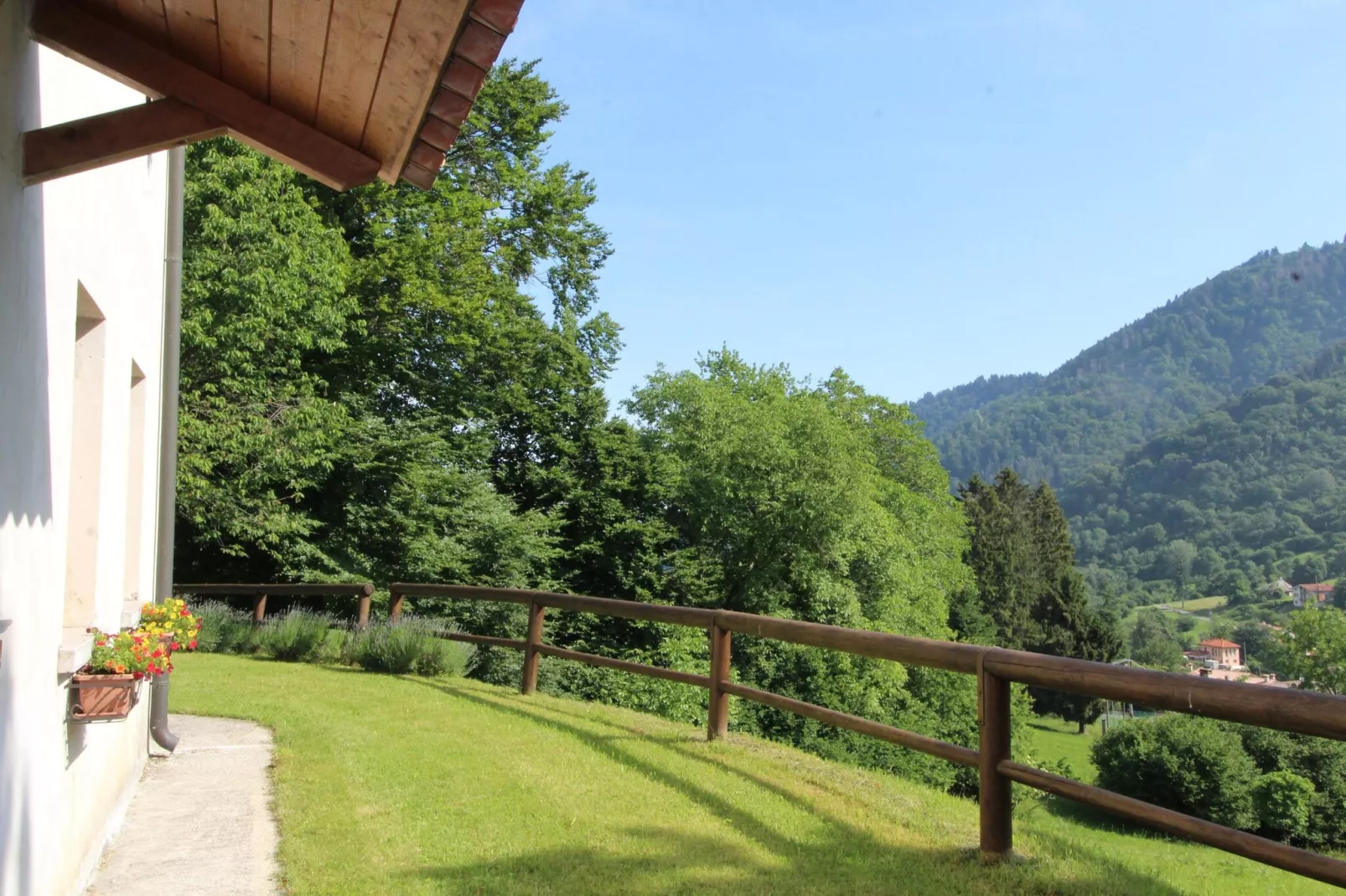 Tonino-Exterior summer
